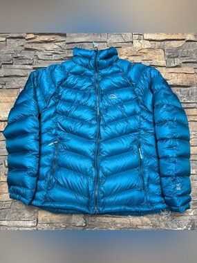 LL Bean 850 Goose Down Puffer Jacket Women Medium Blue Full Zip Pockets DownTek